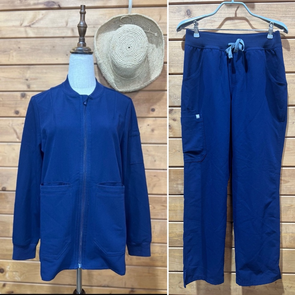 FIGS Matching Set Bellery Scrub Jacket + Kade Pants Set — Navy — Women’s Small